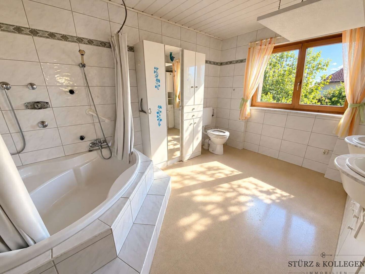 Badezimmer EG