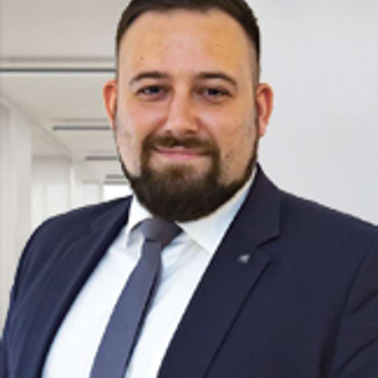 Herr Dennis Schwindt